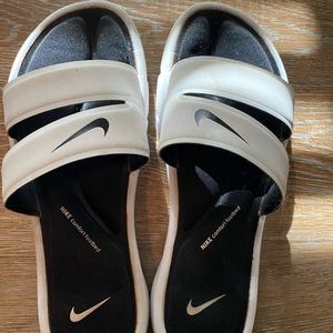 Nike slides size 7/8
